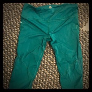 GapFit Capri leggings M, dark green